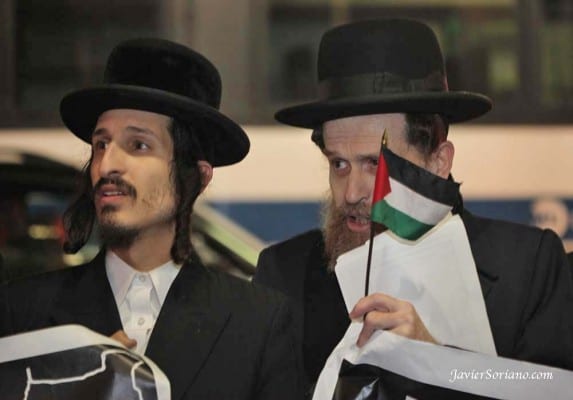 These orthodox Jews in New York object to Israel's policies. 