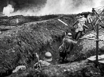 German trench, 1915 (click to expand)