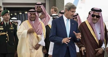 John Kerry conferring with the Saudi mafia. (click to expand)