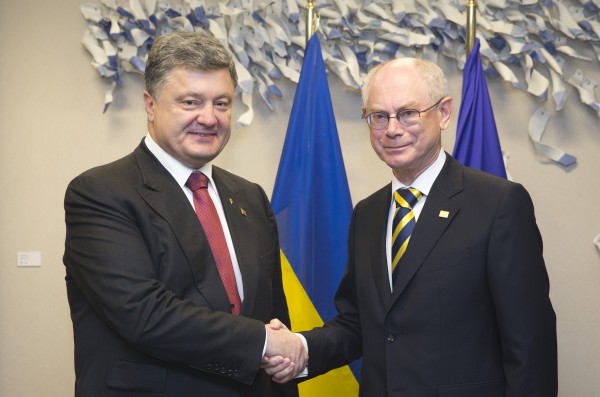 Poroshenko gladhanding European Council's head Herman Van Rompuy. (European Council) 