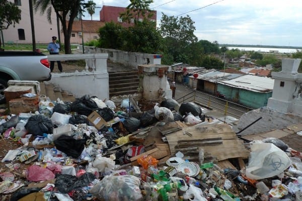 Poverty side by side with wealth: slums of Asunción.