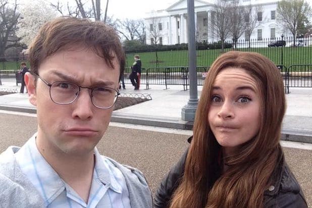 SNOWDEN-Joseph-Gordon-levitt-Shailene-Woodley-Snowden-Set-Pic_0